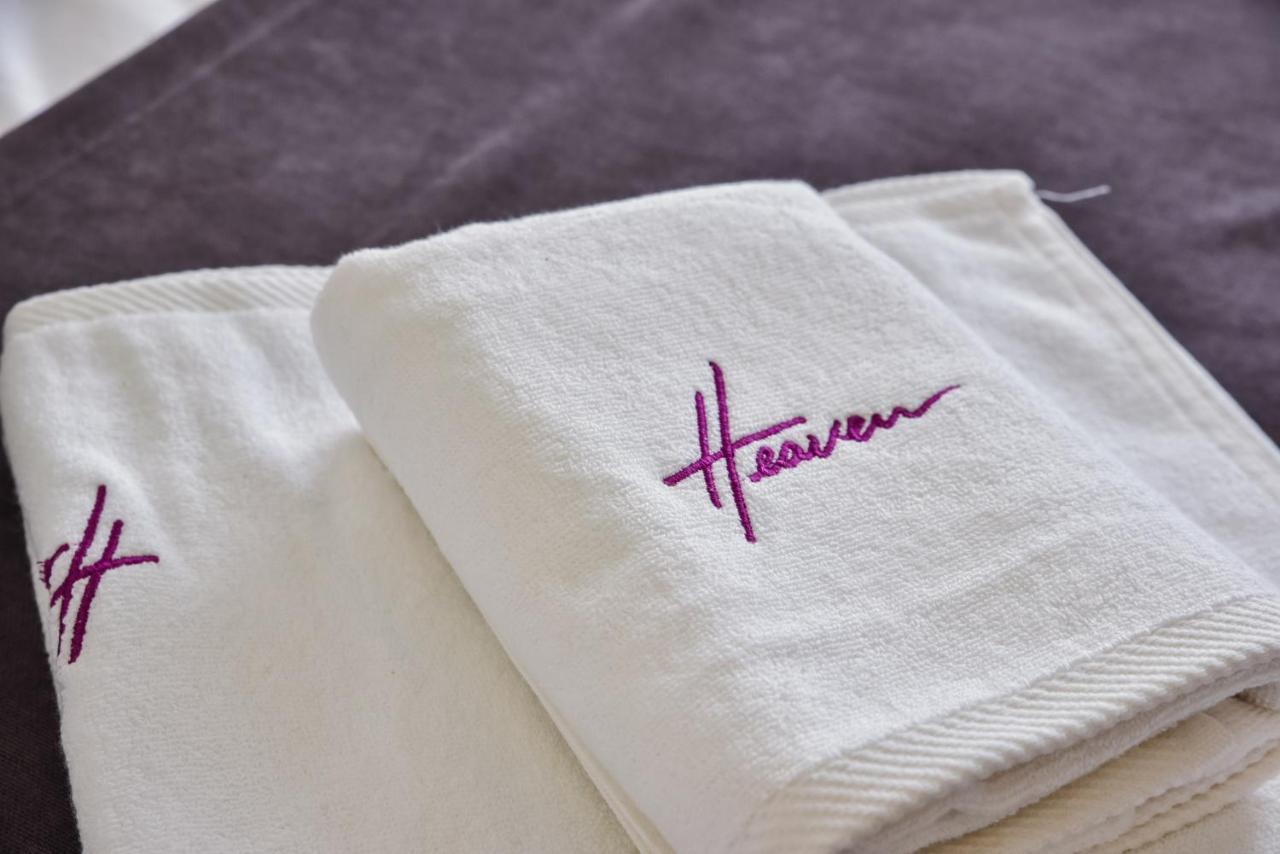 ホテル Heaven Lux ウルツィニ エクステリア 写真